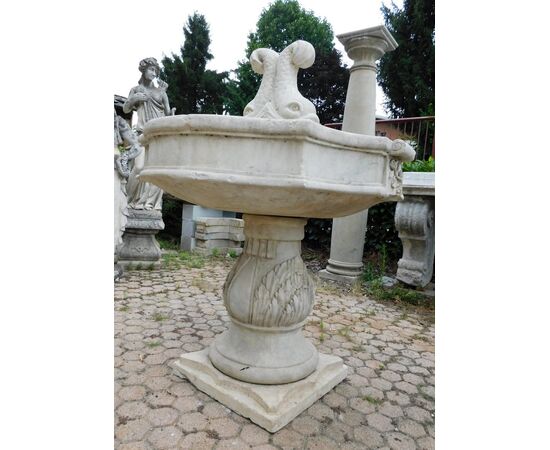 dars 274 white marble fountain, mis. 100 x 100 h cm 125 tot     