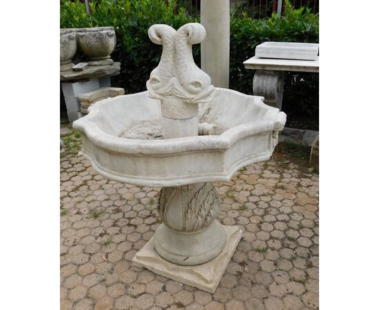dars 274 white marble fountain, mis. 100 x 100 h cm 125 tot     
