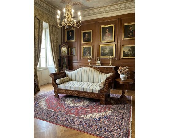 
Divano a Barca Carlo X in Legno Intarsiato – XIX Sec.