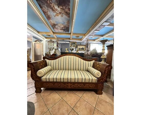 
Divano a Barca Carlo X in Legno Intarsiato – XIX Sec.