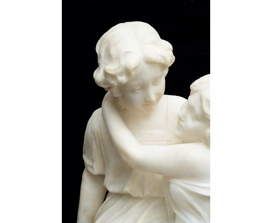 Scultura antica in alabastro raffigurante L'Amour. Francia XIX secolo.