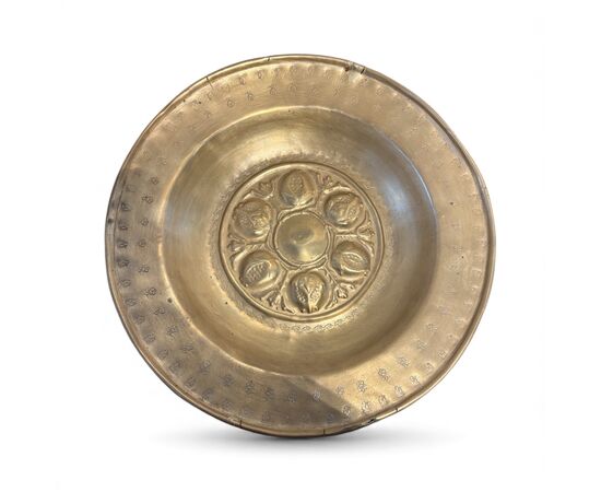 Piatto elemosiniere , seconda metà del XVI secolo