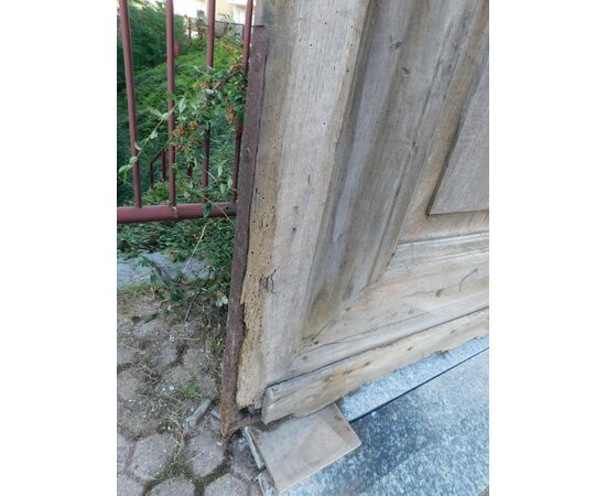 ptn226 door in walnut end 700, mis. larg. cm 316 xh 355, thickness 7 cm     