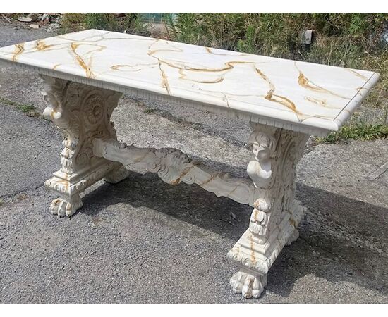 Tavolo laccato a finto marmo