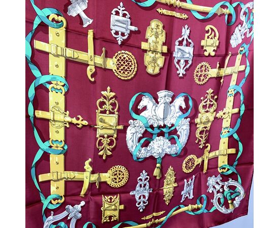 HERMES Foulard Vintage in Seta Col. Bordeaux Ferronnerie