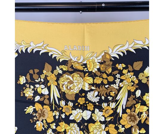 HERMES Foulard Vintage in Seta Col. Giallo Carre 90