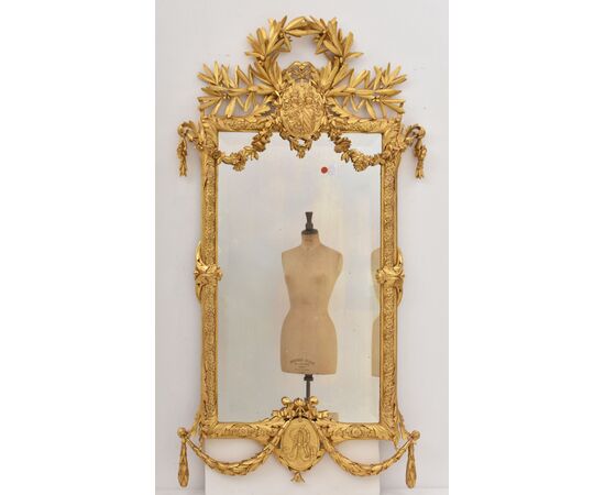 SPECCHIO ANTICO CON STEMMA, SPECCHIERA LUIGI FILIPPO, CORNICE DORATA IN LEGNO INTAGLIATO, XIX  (SPC193)