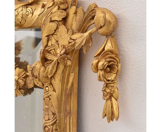 SPECCHIO ANTICO CON STEMMA, SPECCHIERA LUIGI FILIPPO, CORNICE DORATA IN LEGNO INTAGLIATO, XIX  (SPC193)