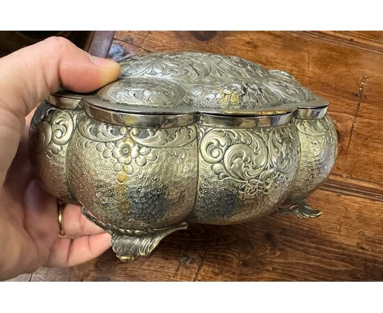 Finely chased, polylobed silver-plated metal box. Era: Art Nouveau.