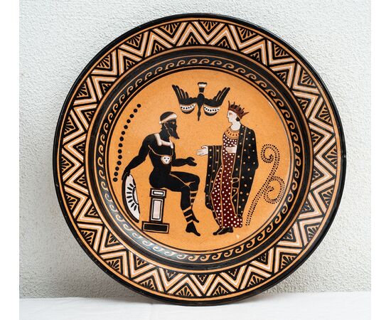 Coppia di piatti antichi "Giustiniani" in terraglia policroma appartenente agli inizi del XIX secolo.