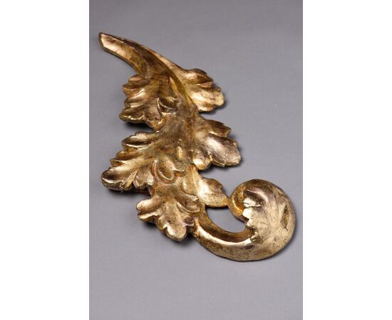 Antico fregio in legno dorato - O/5334 -
