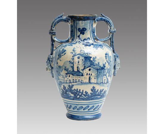 Vaso antico biansato in maiolica smaltata raffigurante paesaggio campestre. Albisola (SV) XVIII secolo.