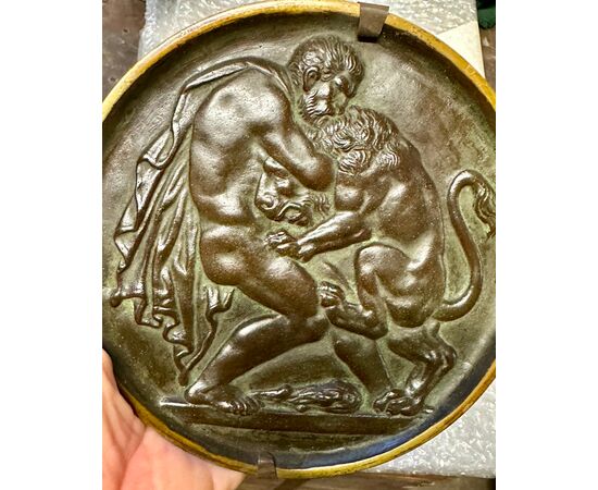 Bronze Medallion – Hercules and the Nemean Lion (Bas-Relief) Late 19th – early 20th Century