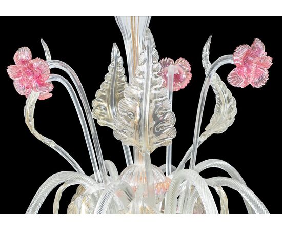 Lampadario a otto luci in vetro soffiato di Murano. Italia, inizi XX secolo.