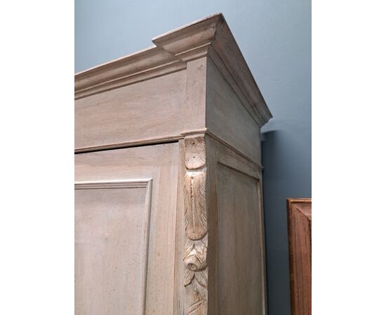 Armadio dipinto dell' Ottocento