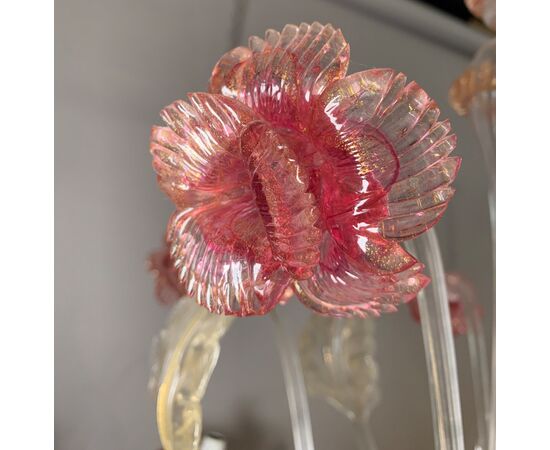 Lampadario a otto luci in vetro soffiato di Murano. Italia, inizi XX secolo.