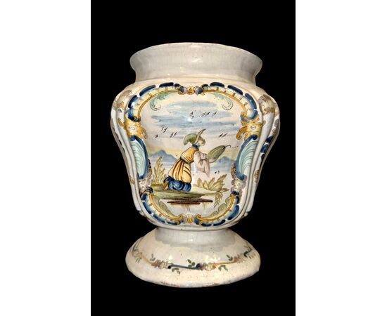 Majolica vase with rocaille medallion featuring an oriental figure. Angelo del Vecchio. Naples.