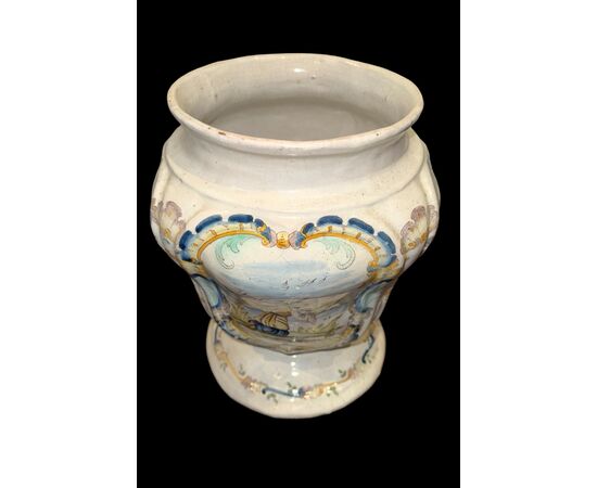 Majolica vase with rocaille medallion featuring an oriental figure. Angelo del Vecchio. Naples.