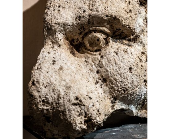 Stone lion head - Early Renaissance - Missing parts