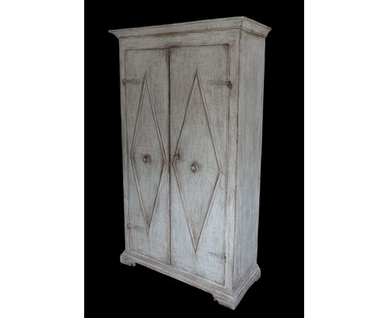 Lacquered cabinet-wardrobe, Tuscany, 18th century