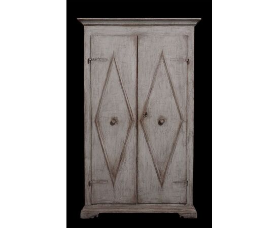 Lacquered cabinet-wardrobe, Tuscany, 18th century