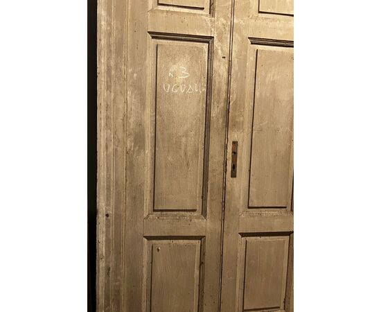 PTS902 - N. 3 porte in legno laccato, con telaio, epoca '800, luce cm L 100 x H 233