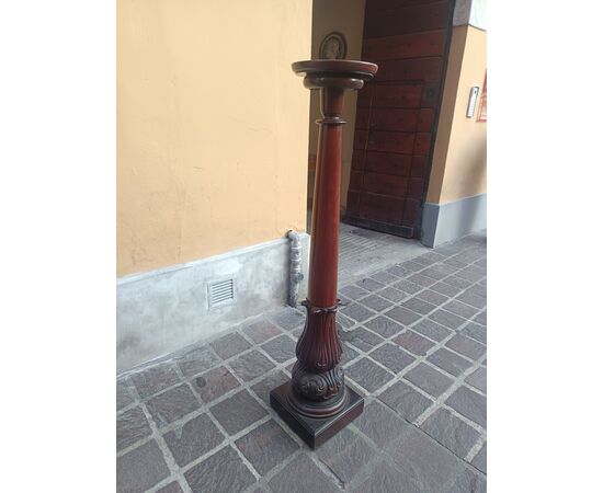 Piedistallo in massello di mogano