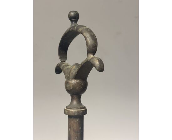 Florentine bronze floor lamp, H 180 cm. Early 19th century. Height 180 cm