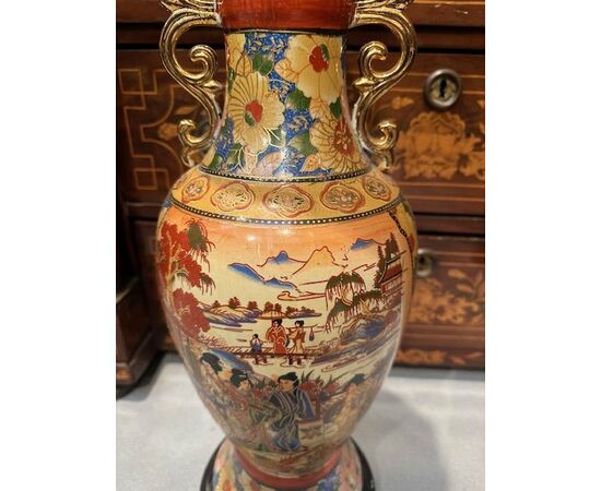 Painted and gilded porcelain vase. Japan, 20th century