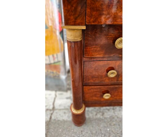 Empire chest of drawers