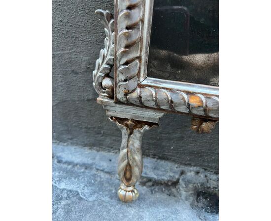Specchiera in legno intagliato e argentato