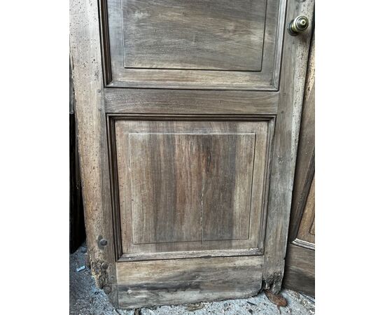 PTS903 - N. 4 porte in noce, epoca '800, misure cm L 72/78/79 x H 202