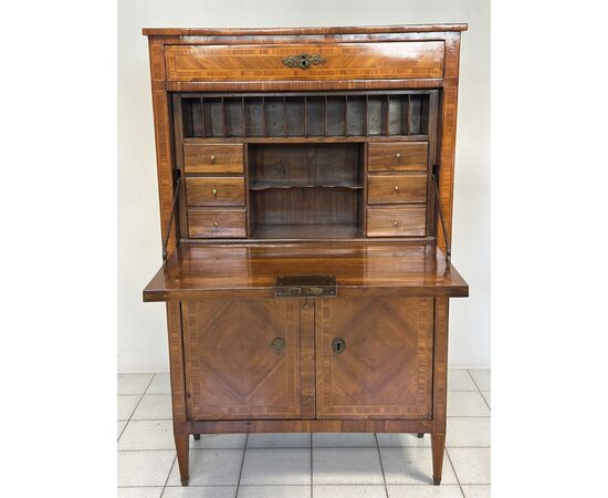 Louis XVI Secretaire. Milan 18th century