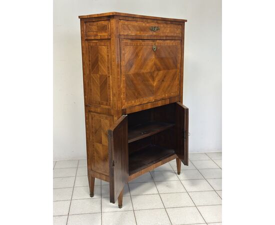 Louis XVI Secretaire. Milan 18th century