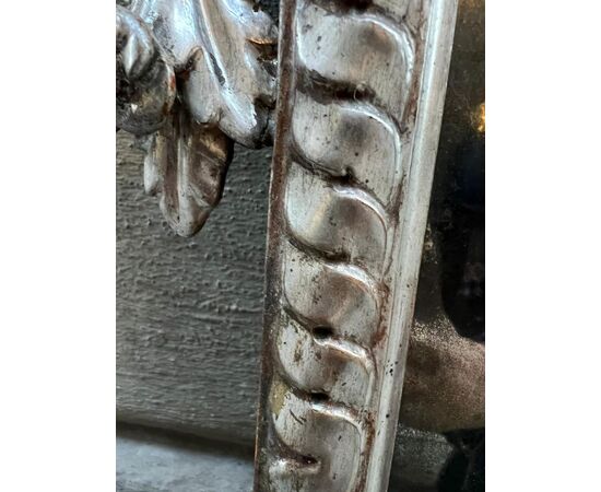 Specchiera in legno intagliato e argentato