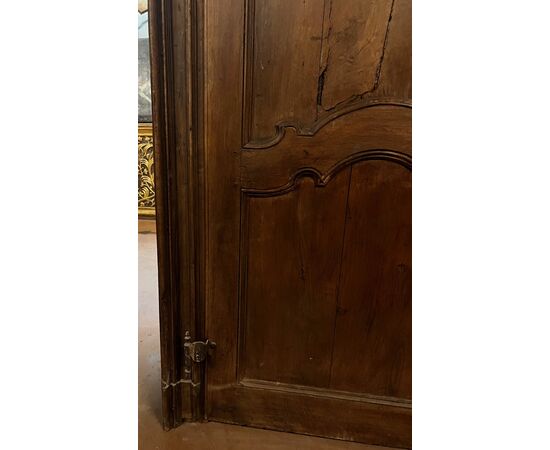 PTS904 - N. 2 antique walnut doors, with frame, 18th century, opening cm W 88 x H 209
