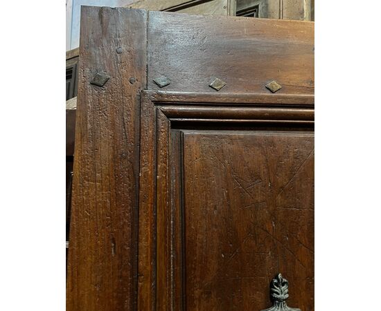 PTCI569 - Antique walnut front door, with nails, 18th century, dimensions cm W 80 x H 220
