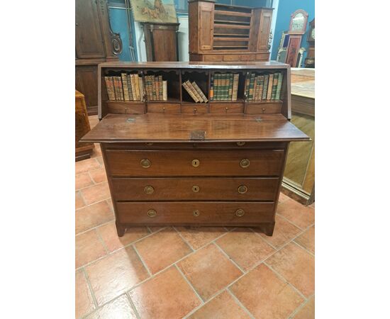 Directoire walnut drop-front desk, second half of the 18th century