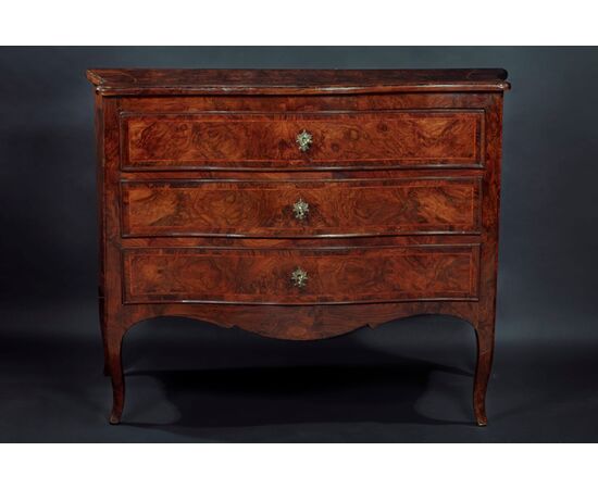 Roman commode with curved front