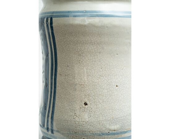 Albarello/Vaso antico in maiolica smaltata raffigurante paesaggio con rovine. Napoli XVIII secolo.