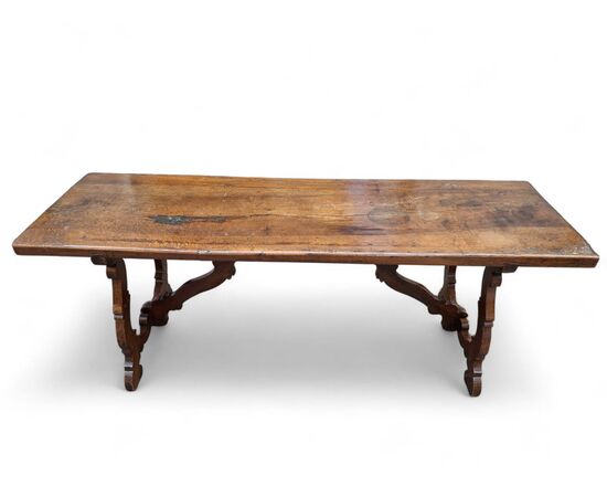 Tavolo a fratina in legno di noce