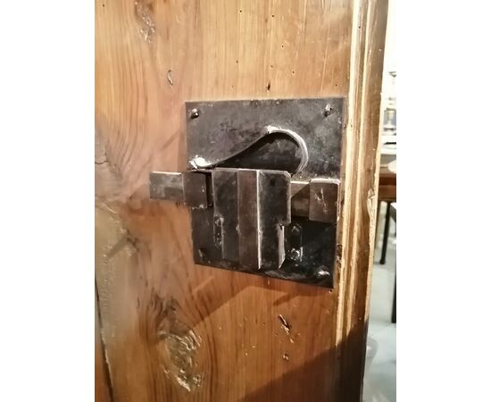 Credenza stipo del '600 in legno dolce