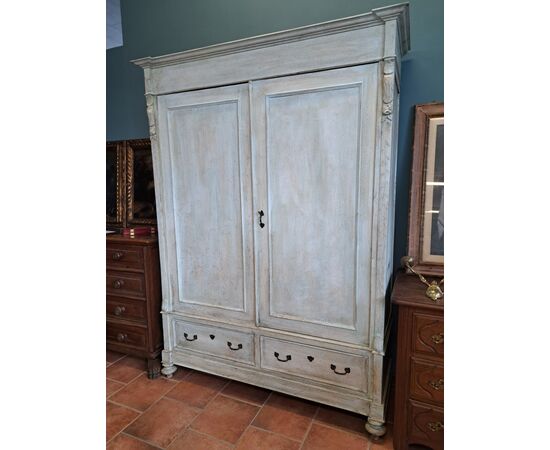 Armadio dell'Ottocento laccato