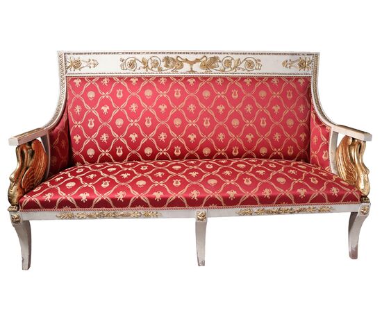 Divano con due poltrone laccate e dorate, Italia, XIX secolo