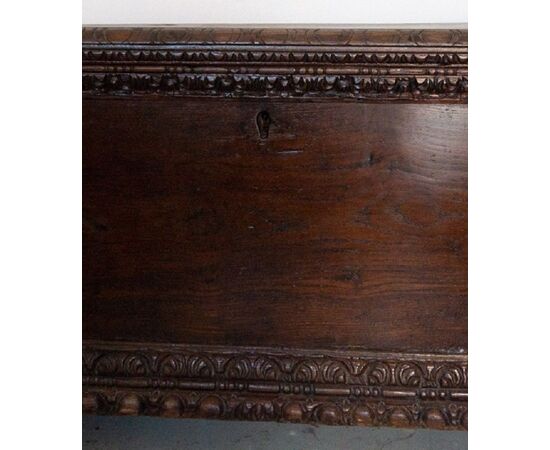 16th-century chest carved with lion paws