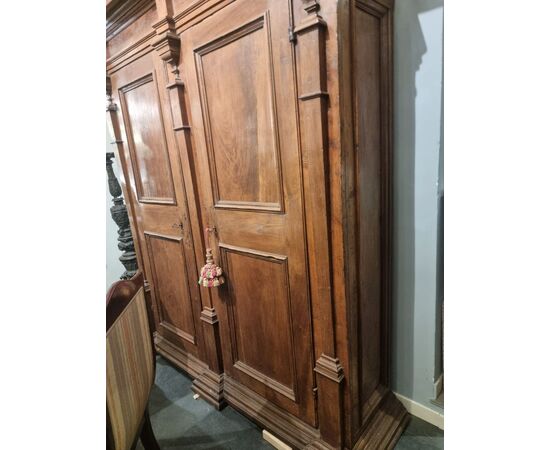 Two-door cabinet