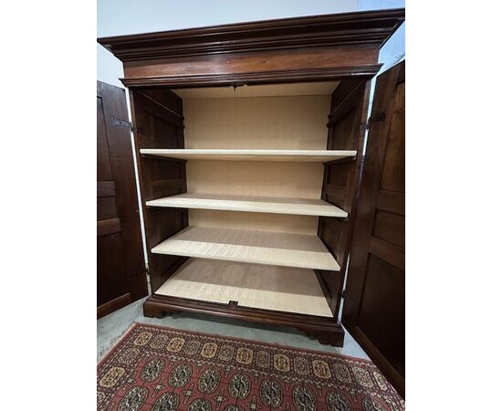 Cloverleaf wardrobe. Genoa, 17th century. Restored