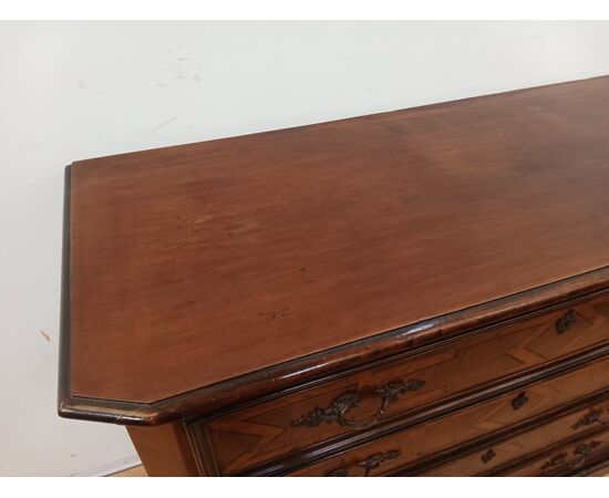 Lombard walnut chest of drawers - early 18th century - dresser - beautiful!