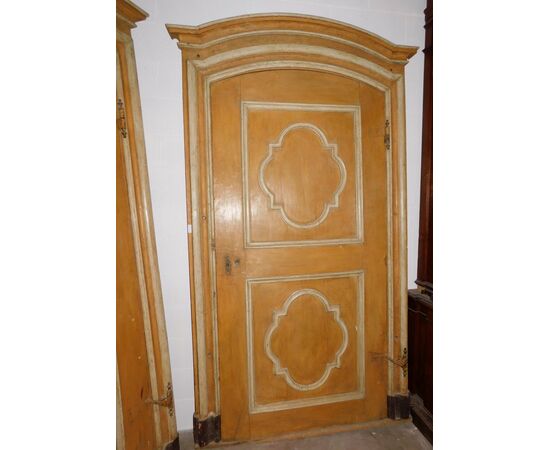 ptl261 pair of baroque doors and lacquered frame     