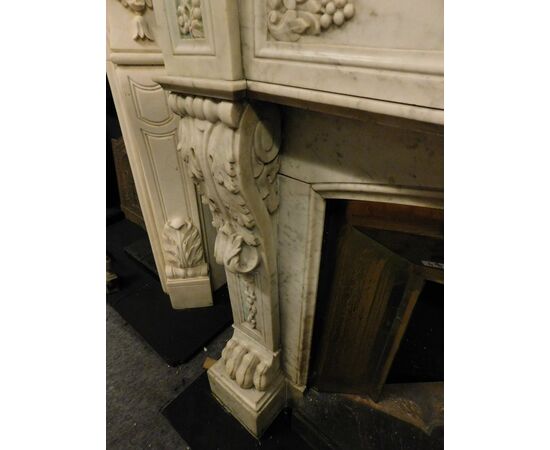 chm591  camino Luigi XVI in marmo bianco scolpito, mis. cm l 150 x h 105